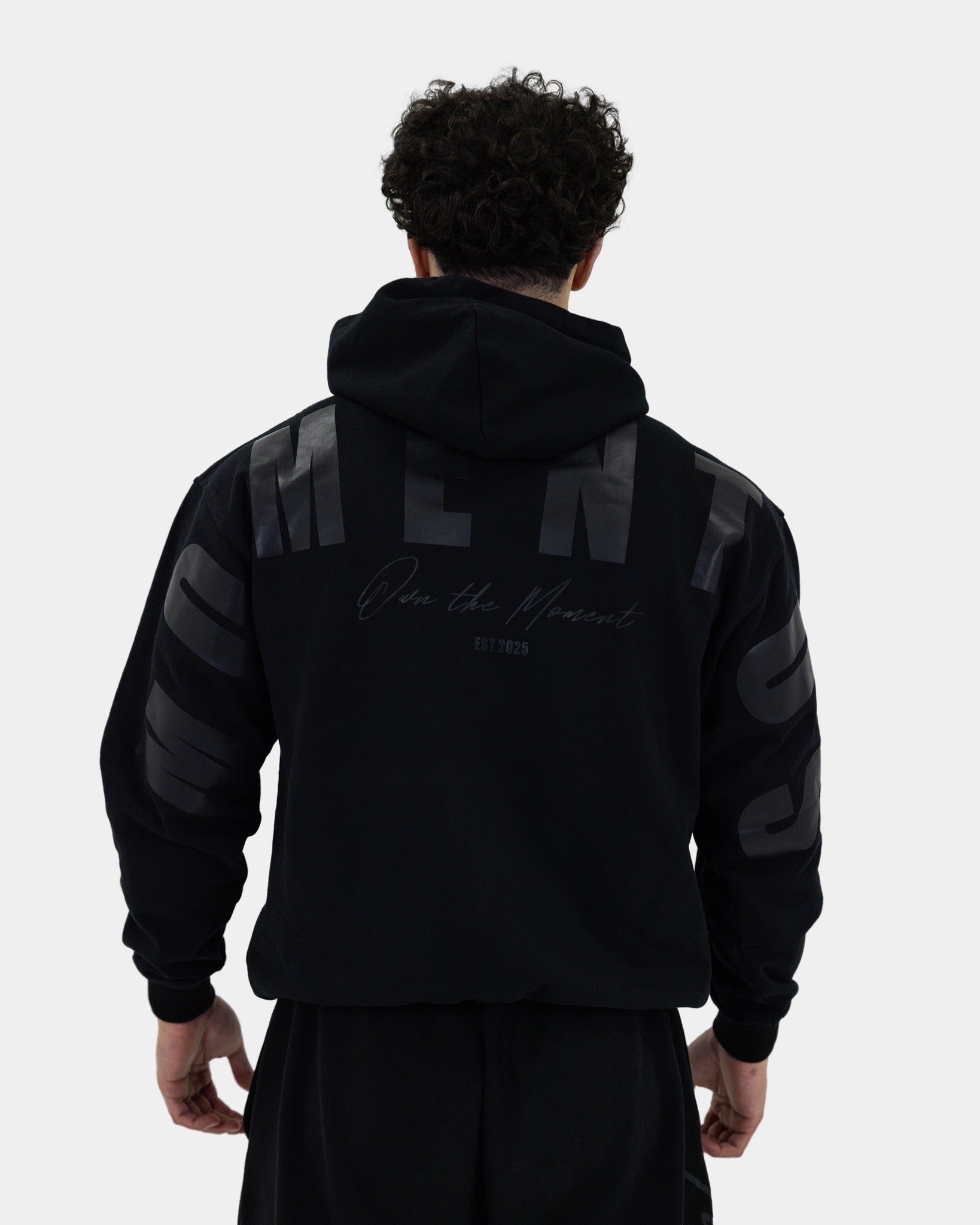 ESSENTIAL HOODIE