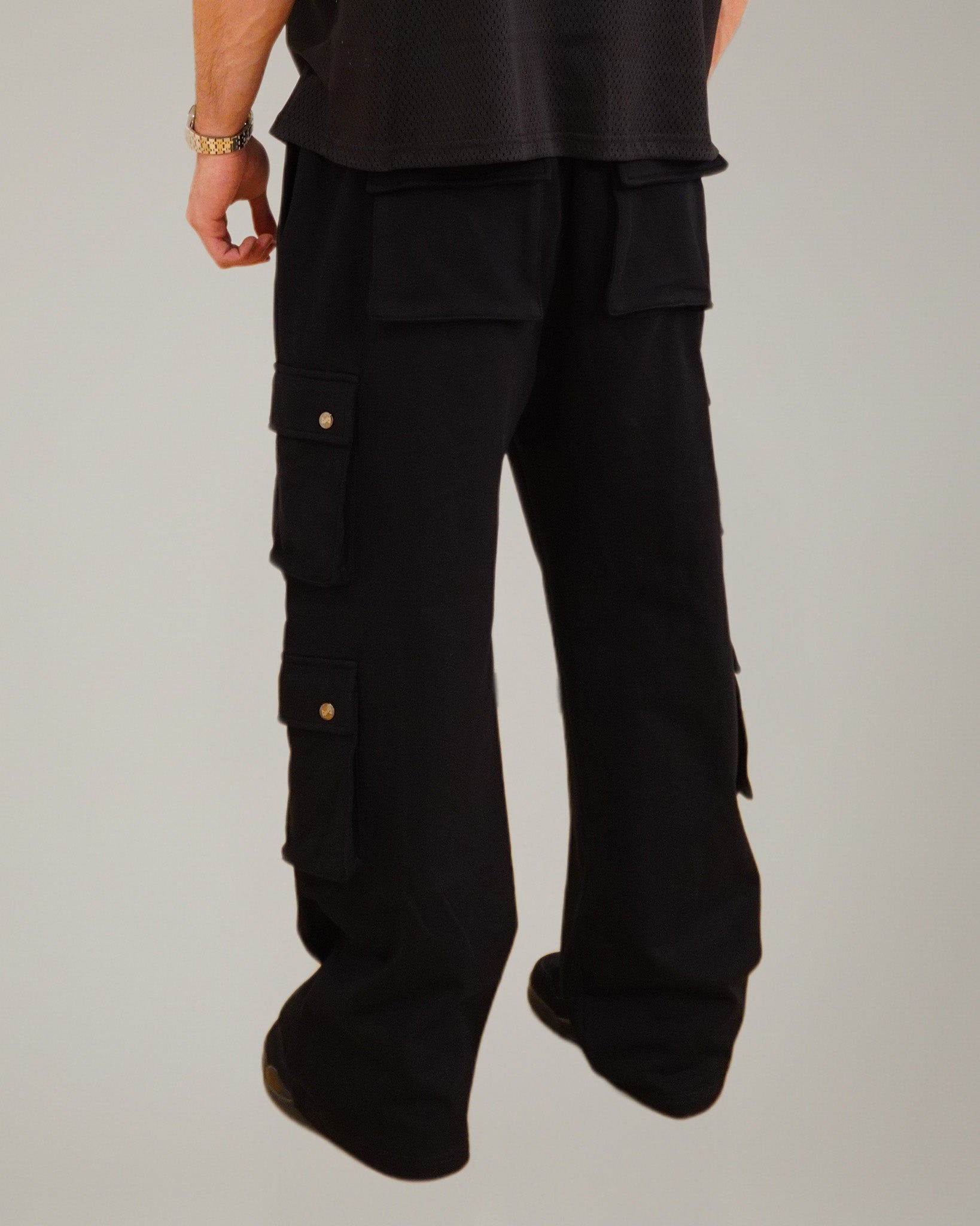 ESSENTIAL CARGO SWEATS