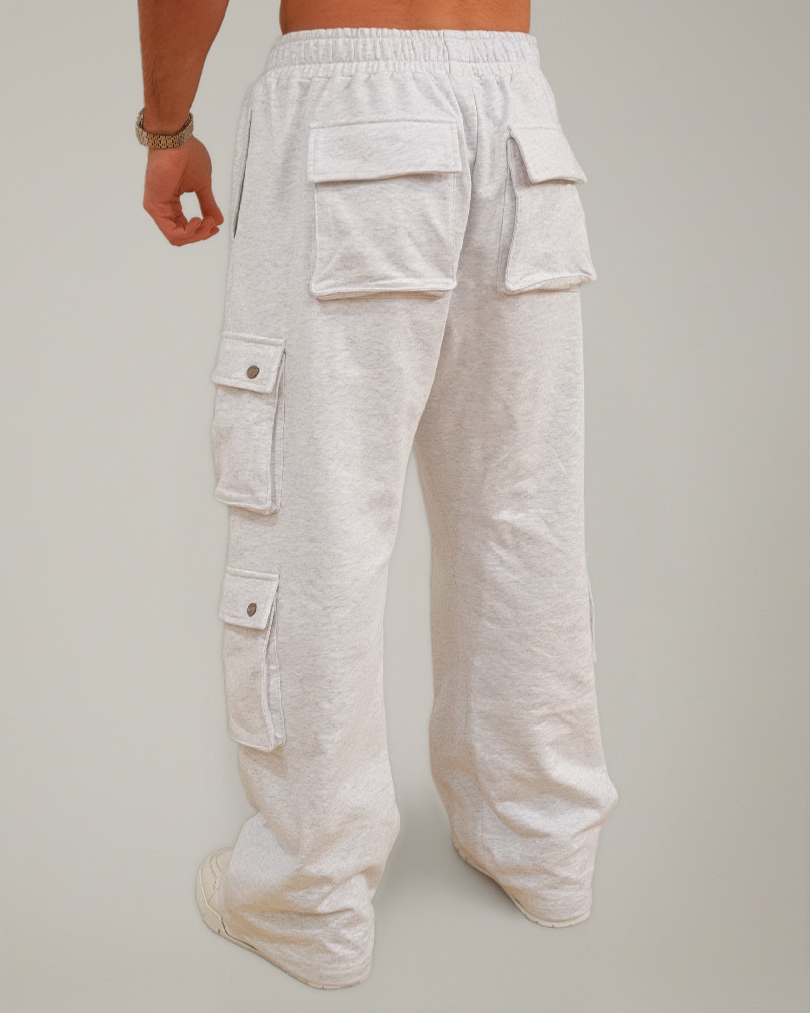 ESSENTIAL CARGO SWEATS